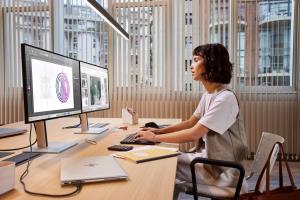 Desktop Thunderbolt 4 Monitor - Series 7 Pro 727pu - 27in - 2560x1440 (QHD)